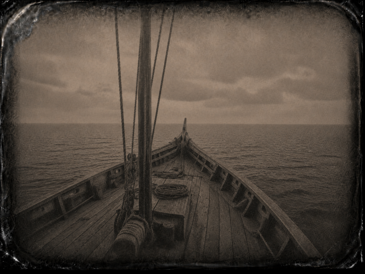 Una sola fotograf&iacute;a. Mar abierto desde la cubierta de una nave. La foto est&aacute; tomada hacia la proa, no hacia la popa. No se ve ni de d&oacute;nde se parte ni a d&oacute;nde se llega.
